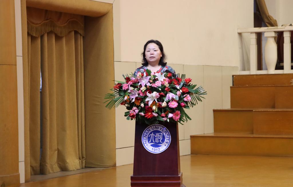说明: E:\网站公众号维护\2021年\6月\0607毕业典礼新闻照片\刘群 讲话.JPG 说明: E:\网站公众号维护\2021年\6月\0607毕业典礼新闻照片\刘群 讲话.JPG