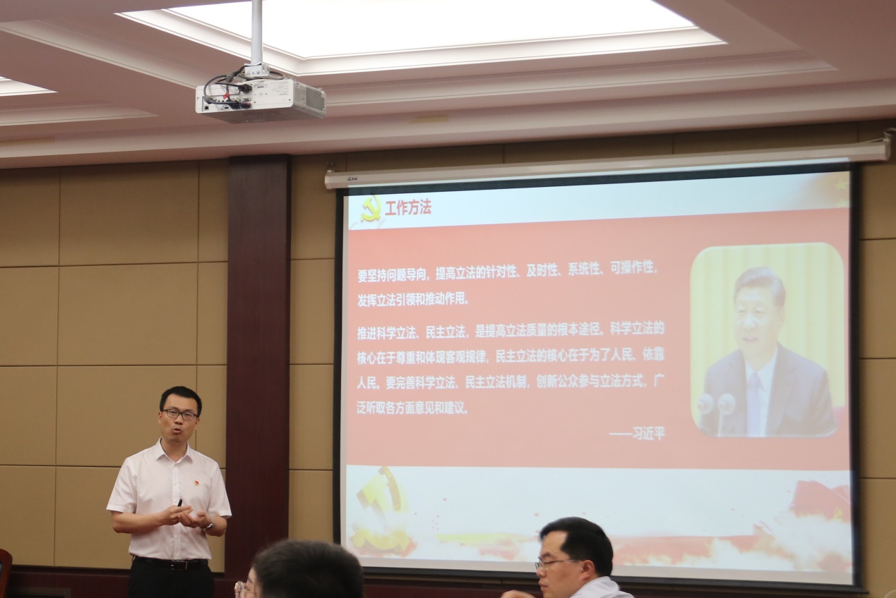 说明: E:\网站公众号维护\2021年\5月\0525MG冰球突破官网网站党委书记王桂为师生党员上党课\新建文件夹 (3)\IMG_2379.JPG