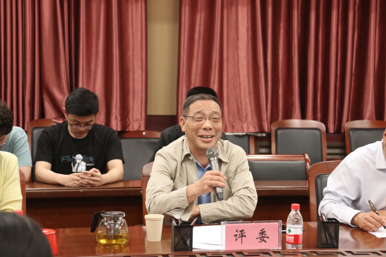 说明: E:\网站公众号维护\2021年\5月\0525MG冰球突破官网网站党委书记王桂为师生党员上党课\新建文件夹 (3)\IMG_2452.JPG